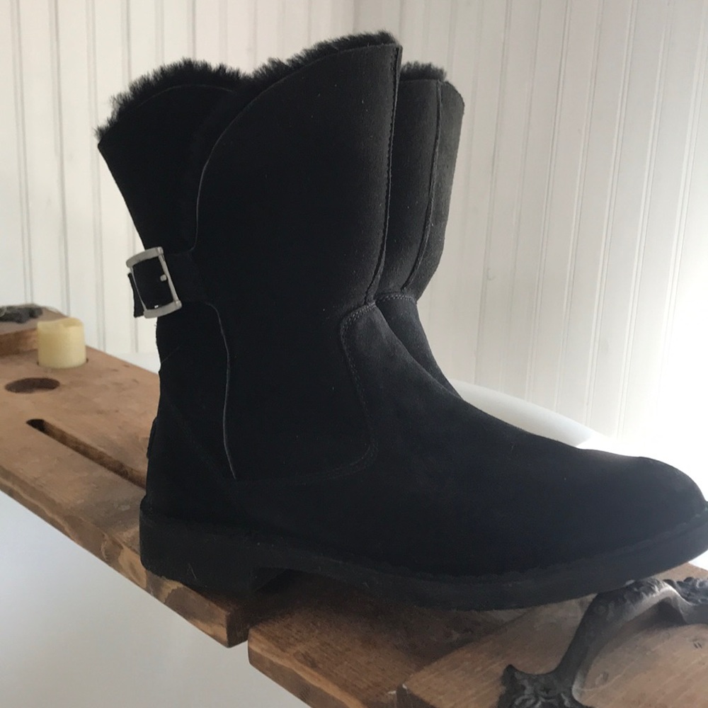 Ugg Jannika Suede cuffable boot